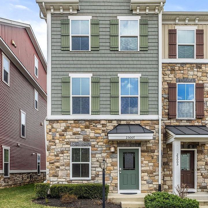 1st image of 25007 Coats Sq