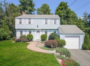 22 Sandhurst Dr, West Hartford, CT 06107