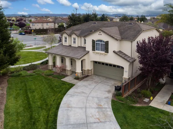 2 La Jolla St, Watsonville, CA 95076