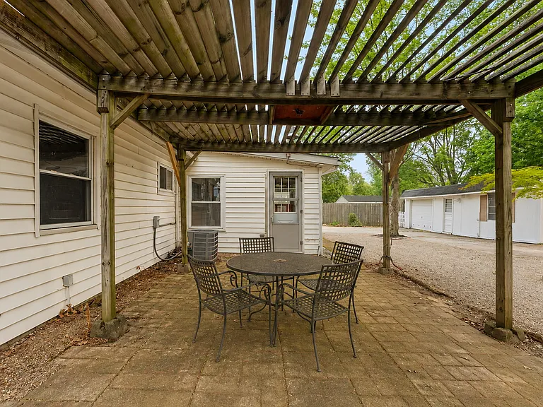 7365 Chennault Dr — Photo 39