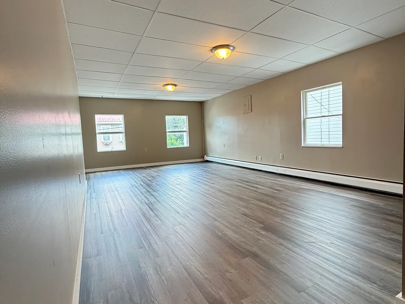3 bed, 1400 sqft, $1,450 — Photo 2