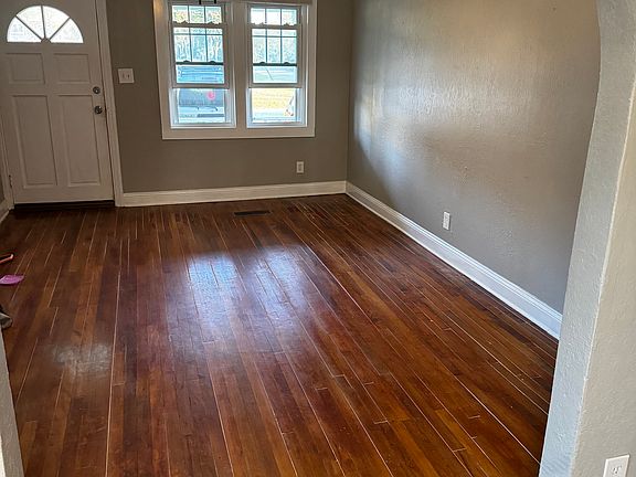 4th image of 404 4th Ave S
