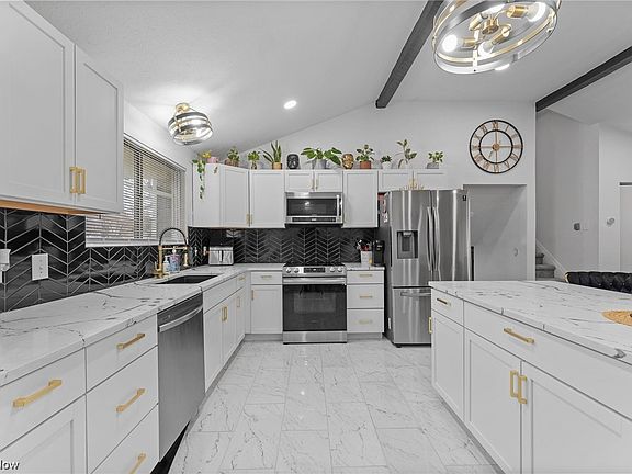 5th image of 10073 Concord Ct