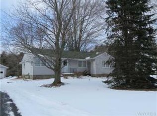 5678 Bowmiller Rd, Lockport, NY 14094