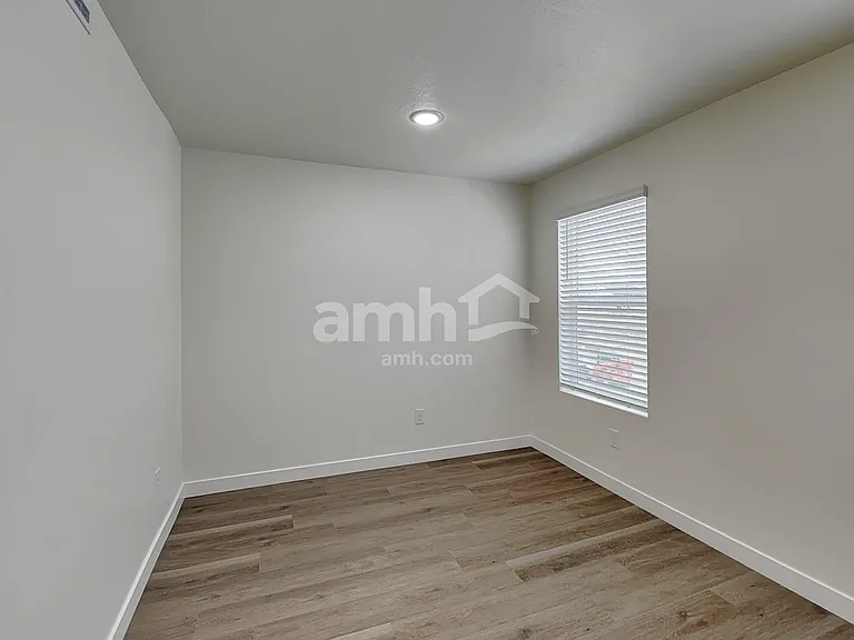 1284 W Mahogany St — Photo 18