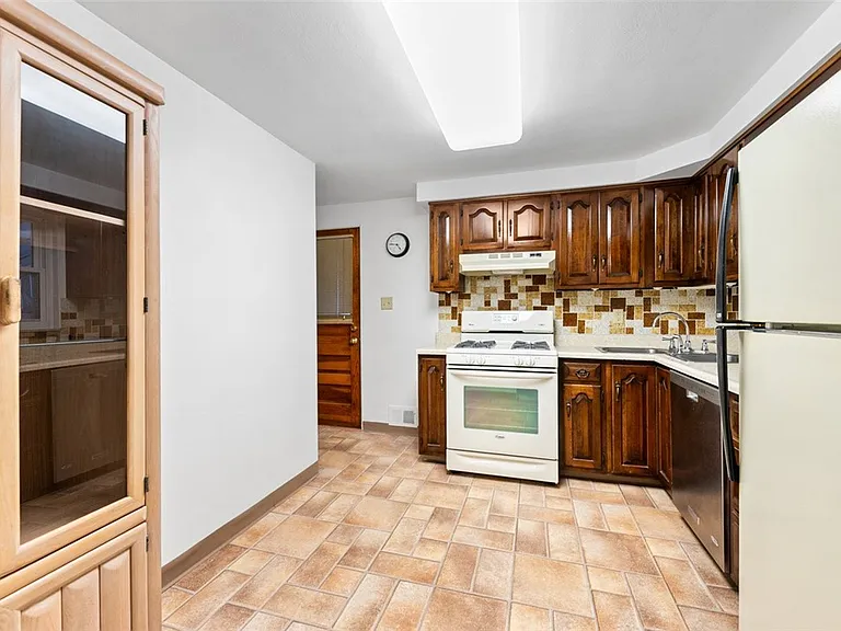 4813 Sandy Dr — Photo 7