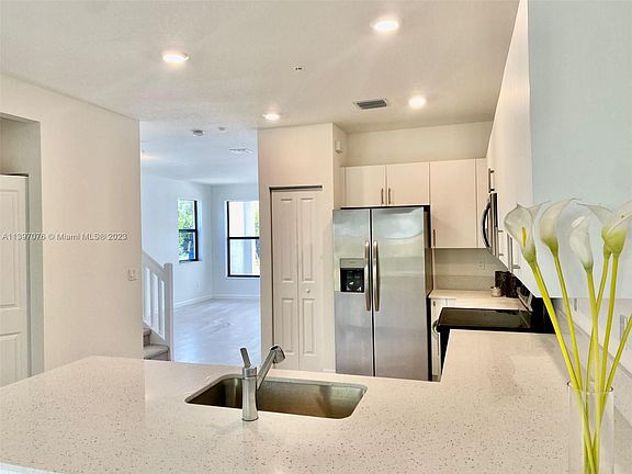 3rd image of 15921 SW 2nd Pl