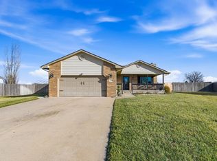 344 Sheffield St, Newton, KS 67114