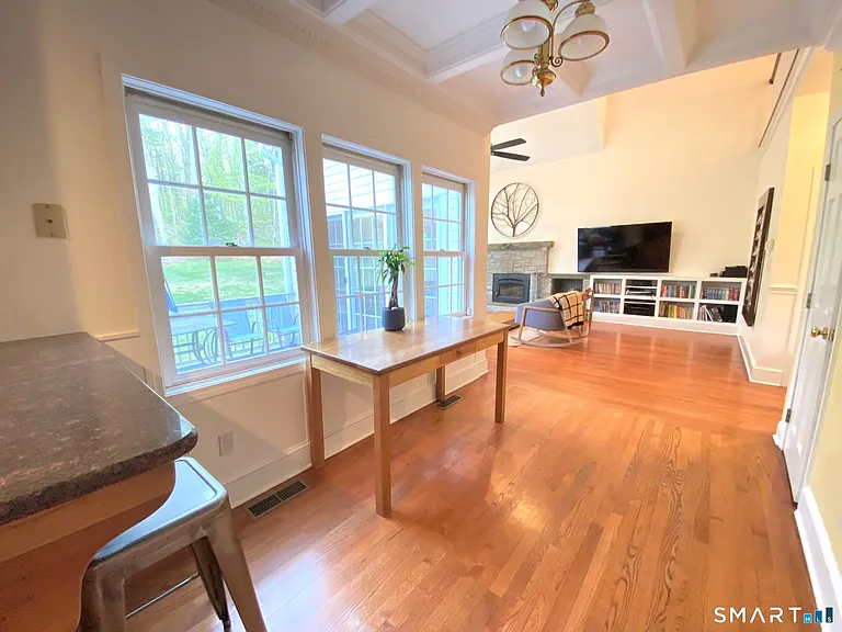 12 Carriage Hill Rd — Photo 11