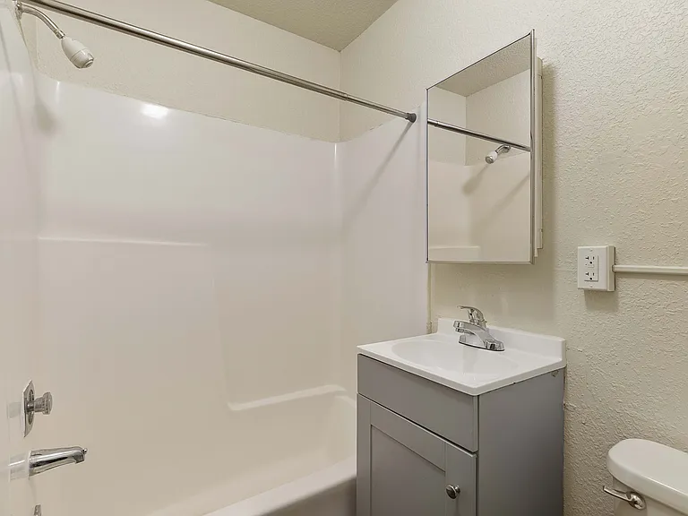Badger & Blue Lake Apartments — Photo 11