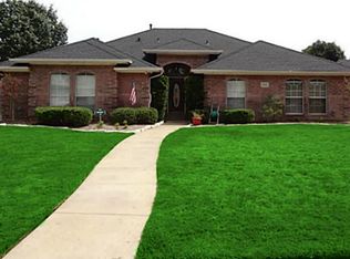 1260 Cross Creek Dr, Kennedale, TX 76060