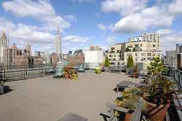 Sold by Douglas Elliman | media 15