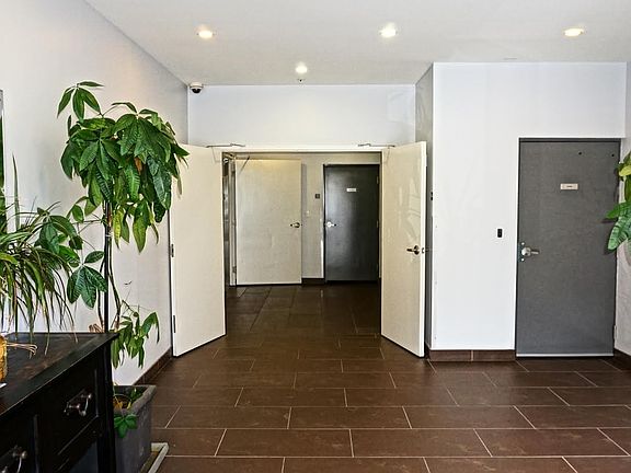 2nd image of 7133 Hawthorn Ave APT 301