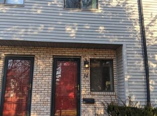 1108 E Jefferson St APT 14, Bloomington, IL 61701