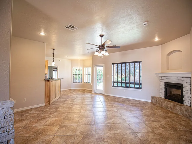 1124 Pajarito Dr — Photo 51