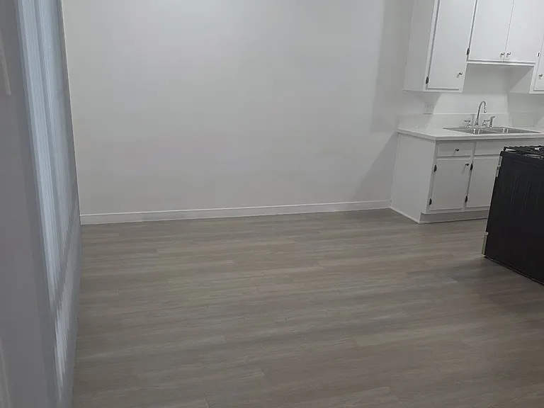 12316 Pacific Ave #4 — Photo 3