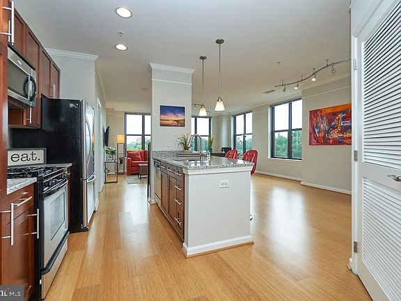 3rd image of 444 W Broad St Unit 626