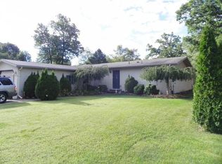 55904 Driftwood Dr, Colon, MI 49040