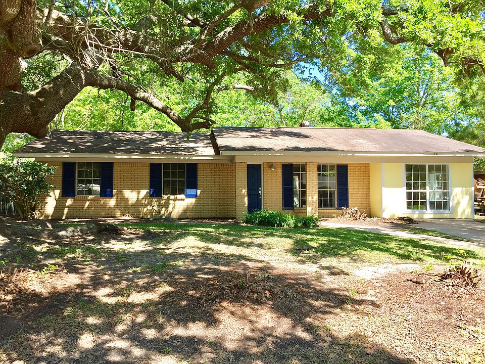1st image of 431 Whispering Pines Dr