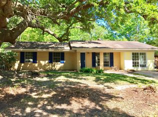 431 Whispering Pines Dr, Ocean Springs, MS 39564