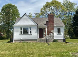 105 Holly Tree Cir, Hendersonville, NC 28792