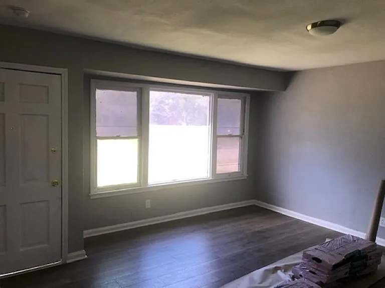 4725 Johnston Dr — Photo 7