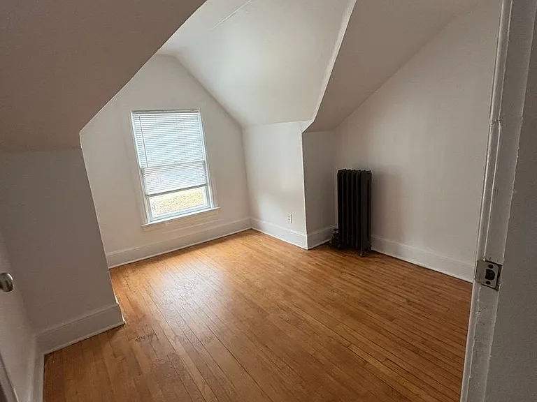 118 College Pl — Photo 10