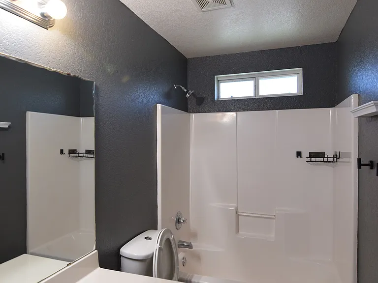 401 Dixon Dr — Photo 20
