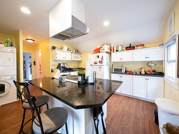 4th image of 2655 California St NE #2