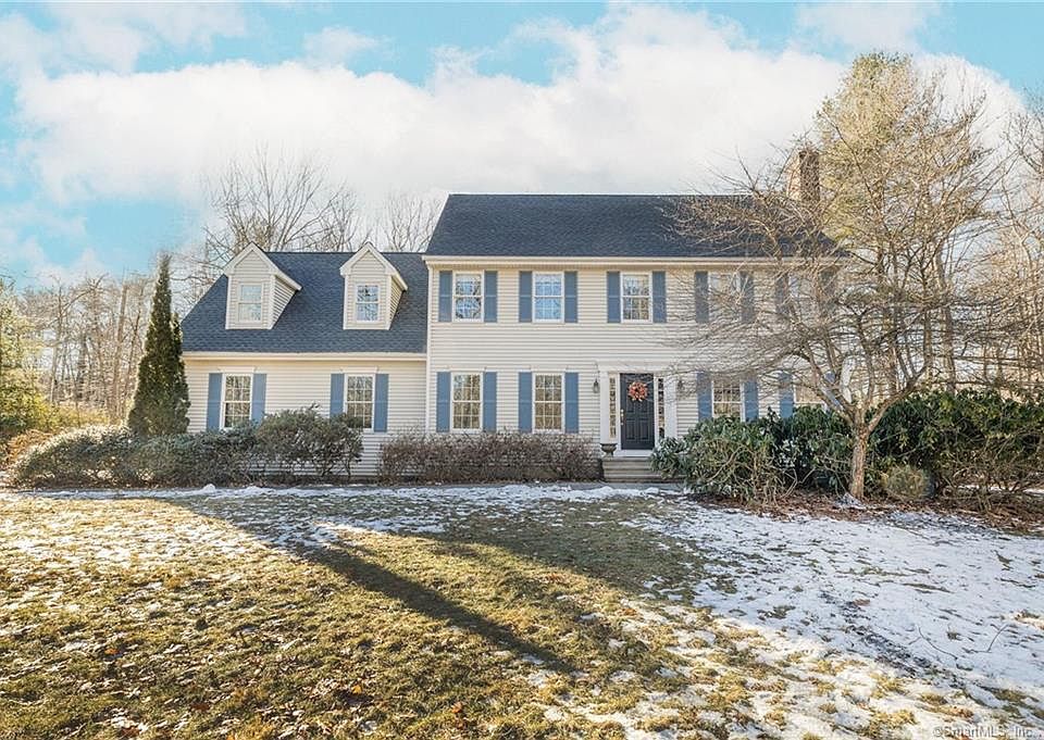1st image of 4 Mountain Laurel Drive