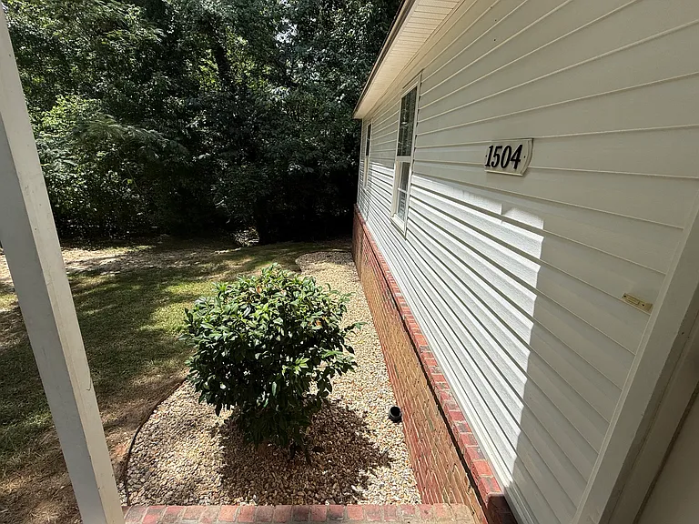 1504 McCurdy — Photo 12