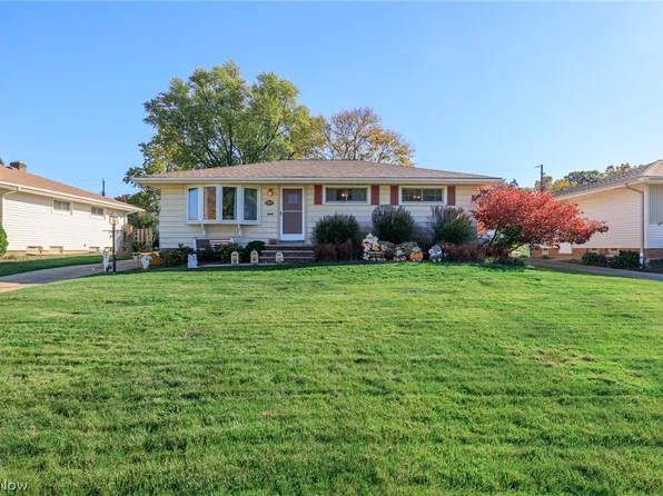 7307 Nobb Hill Dr, Parma, OH 44130