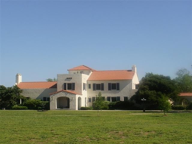 Front view of 7273 sq. ft. Historic Eldridge Mansion built in 1928,on 3.56 Acres in the heart of Sug