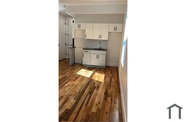 Building Photo - 2516 Webb Ave #3D