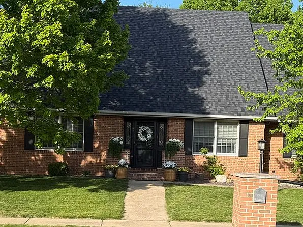 402 Beringer Cir, Urbana, IL 61802