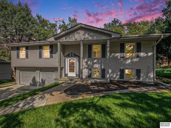 2923 S 112th St, Omaha, NE 68144