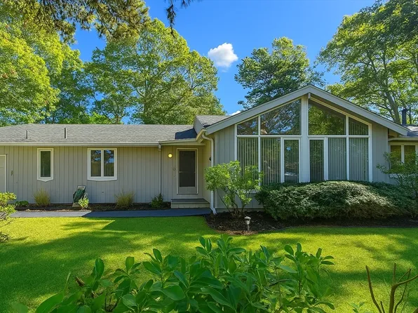 58 Striper Ln, East Falmouth, MA 02536