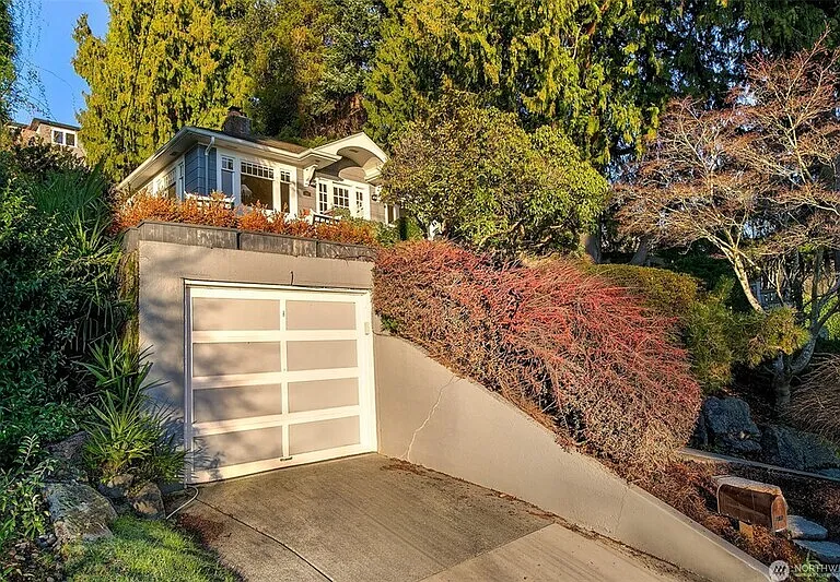 707 Lake Washington Blvd S — Photo 37