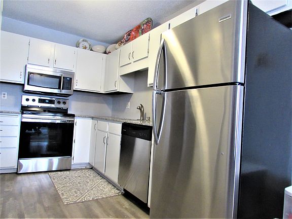 Stainless & Granite Counters