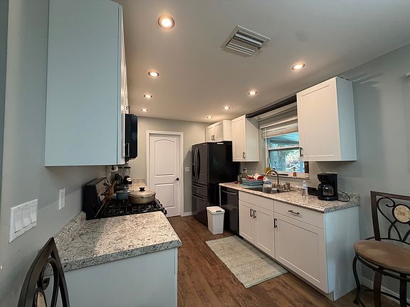 3rd image of 4864 NW 27th St
