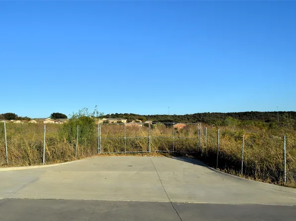 6111 Sportsmans Pkwy, Dallas, TX 75211