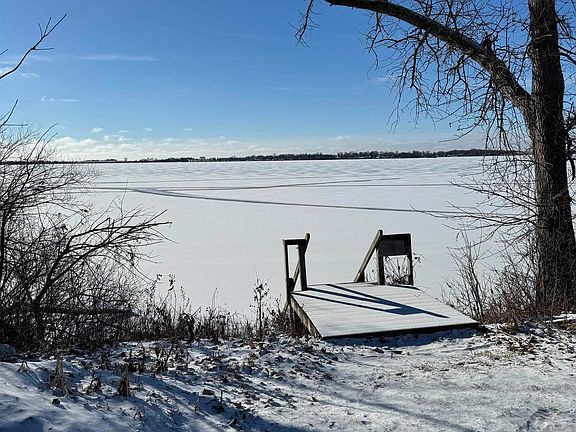 4th image of 306 Lake Ave