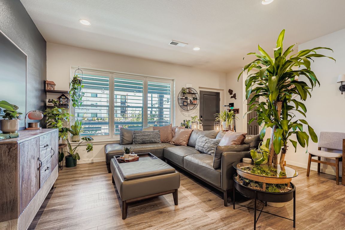 next background image