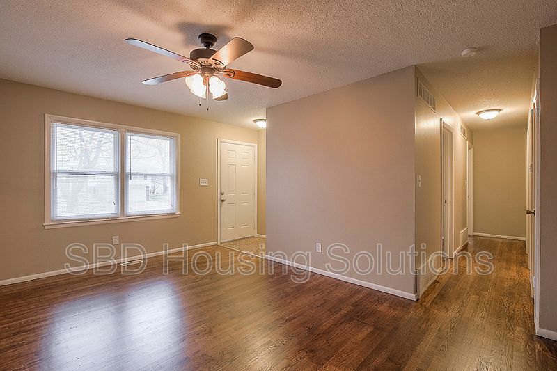 1st image of 11716 Fuller Ave