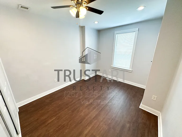 2406 E Allegheny Ave — Photo 14