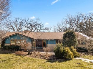 8N415 Shady Ln, Elgin, IL 60124