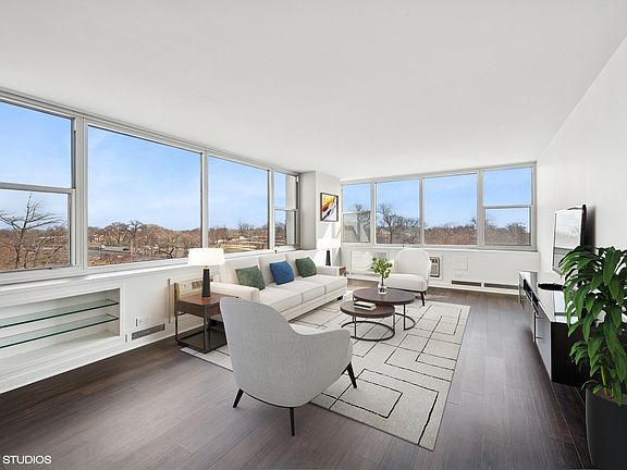 3rd image of 4250 N Marine Dr APT 501