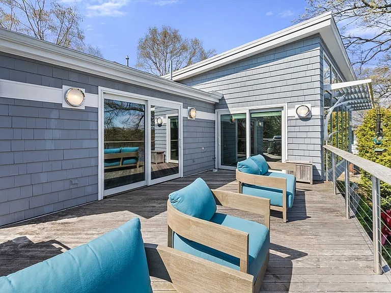 37 Beverly Rd — Photo 17