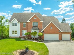 3592 Great Falls Cir, Ann Arbor, MI 48108