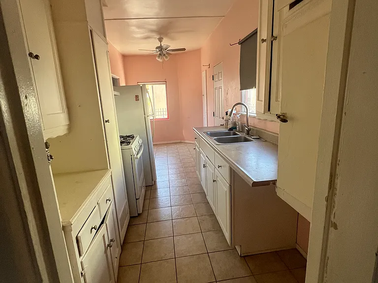 621 N Coronado St — Photo 12
